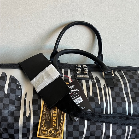 SPRAYGROUND CHATEAU GHOST DUFFLE - Picture 5 of 8